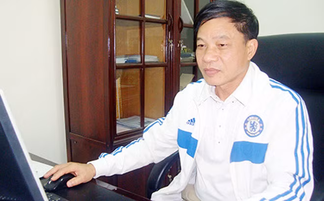 Đại tá, nhà thơ Lê Va.