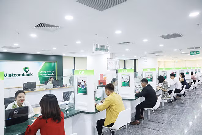 Ngân hàng Nhà nước điều hành lãi suất theo diễn biến lạm phát của nền kinh tế. Ngân hàng Nhà nước điều hành lãi suất theo diễn biến lạm phát của nền kinh tế.