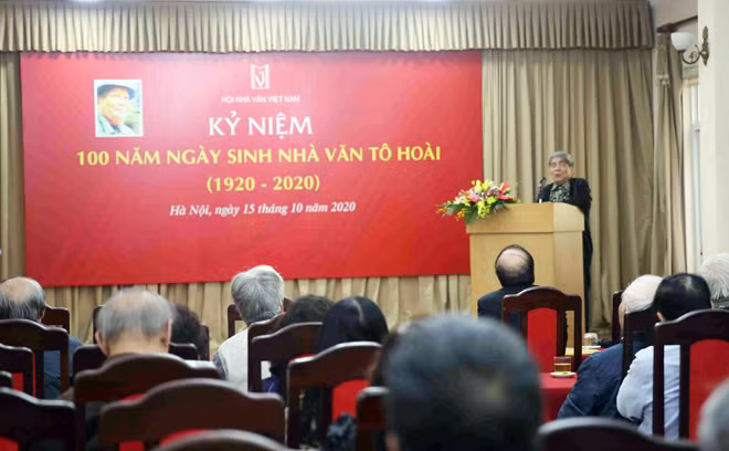 Lễ Kỷ niệm 100 năm Ngày sinh của nhà văn Tô Hoài tại Hội Nhà văn Việt Nam ngày 15/10. Lễ Kỷ niệm 100 năm Ngày sinh của nhà văn Tô Hoài tại Hội Nhà văn Việt Nam ngày 15/10.