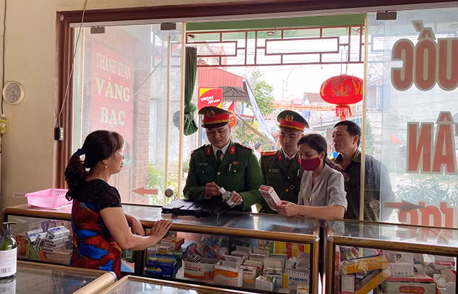 Công an xã Xuân Thiên, huyện Thọ Xuân tuyên truyền, vận động nhân dân tham gia phong trào toàn dân bảo vệ ANTQ