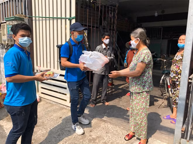 Cuộc sống luôn cần sự sẻ chia yêu thương.