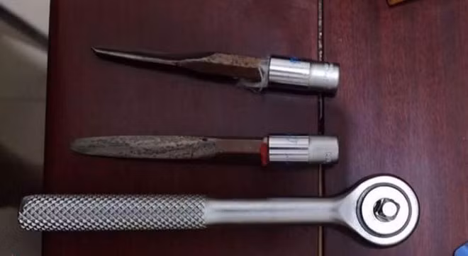 Dụng cụ phá khóa xe máy các đối tượng dùng để gây án.