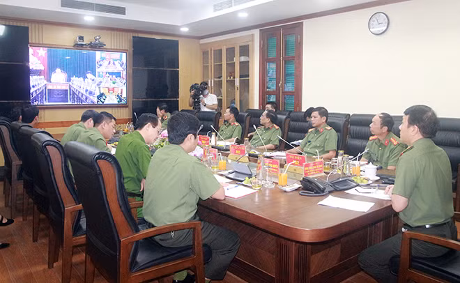 Toàn cảnh buổi làm việc. Toàn cảnh buổi làm việc.