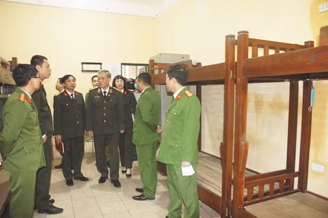 Đoàn công tác làm việc với Ban giám hiệu Trường Cao đẳng CSND I – cơ sở 2