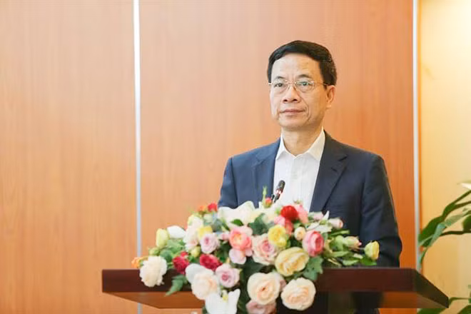 Bộ trưởng Bộ TT&TT Nguyễn Mạnh Hùng