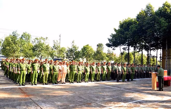Toàn cảnh buổi phát động.