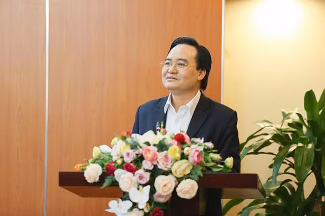 Bộ trưởng Bộ GD&ĐT Phùng Xuân Nhạ.