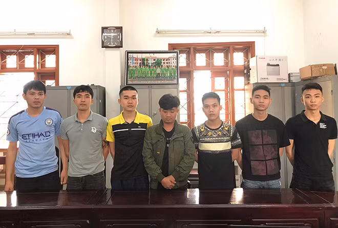 Các đối tượng tại cơ quan Công an.