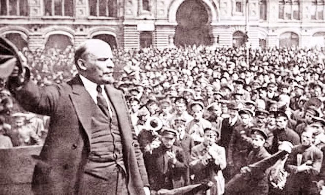 Lenin trong cuộc meeting ở Quảng trường Đỏ (1919).