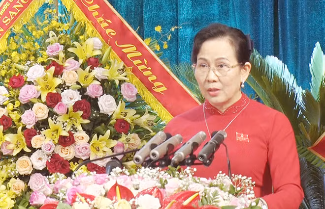 Đồng chí Lê Thị Thủy, Bí thư Tỉnh ủy Hà Nam phát biểu khai mạc Đại hội