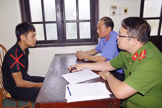 Cơ quan Công an lấy lời khai đối tượng Đăng. Cơ quan Công an lấy lời khai đối tượng Đăng.