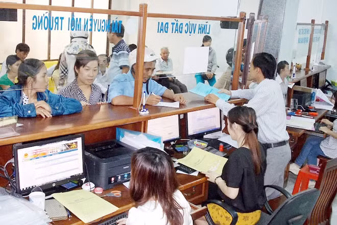 Người lao động ở Công ty Cosevco 11 phản ánh việc bị “treo” bảo hiểm.