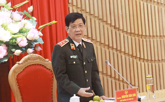 Thứ trưởng Nguyễn Văn Sơn phát biểu kết luận buổi làm việc.