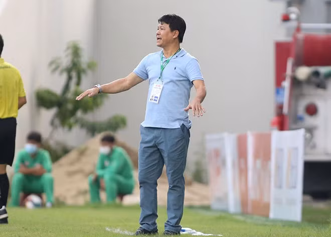 Chủ tịch Vũ Tiến Thành kiêm luôn vai trò huấn luyện viên trưởng của Sài Gòn ở V.League 2020. Ảnh: SGFC Chủ tịch Vũ Tiến Thành kiêm luôn vai trò huấn luyện viên trưởng của Sài Gòn ở V.League 2020. Ảnh: SGFC