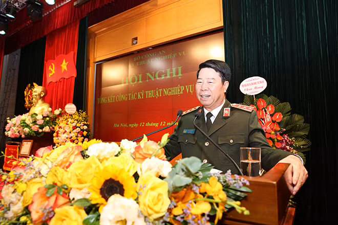 Thứ trưởng Bùi Văn Nam phát biểu tại Hội nghị.