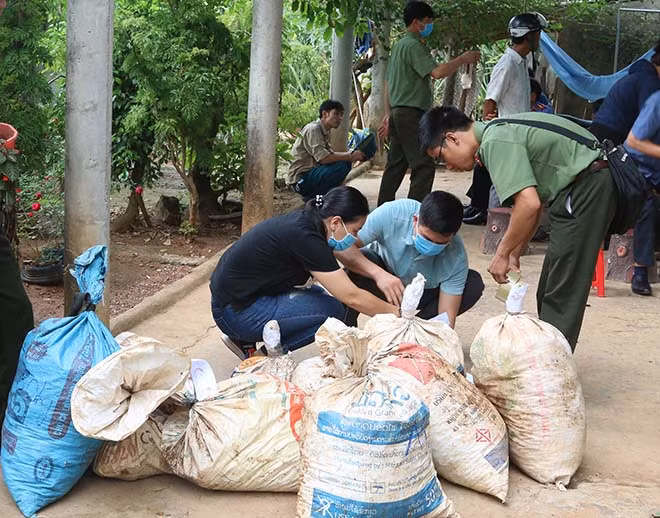 Thu giữ 454kg thuốc nổ.