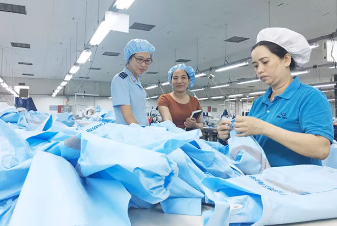 Hai hiệp định CPTPP và EVFTA đã mở ra điều kiện để hàng hóa Việt Nam đi vào thị trường cao cấp. Hai hiệp định CPTPP và EVFTA đã mở ra điều kiện để hàng hóa Việt Nam đi vào thị trường cao cấp.