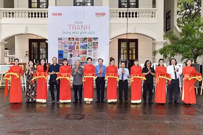 Lễ khai mạc triển lãm Tranh trong mùa giãn cách Lễ khai mạc triển lãm Tranh trong mùa giãn cách
