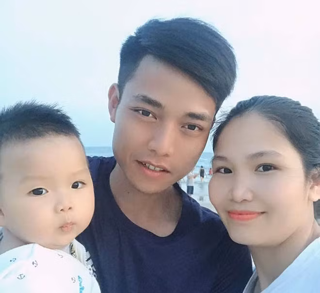 Đại úy Trương Văn Thắng cùng vợ và con trai.