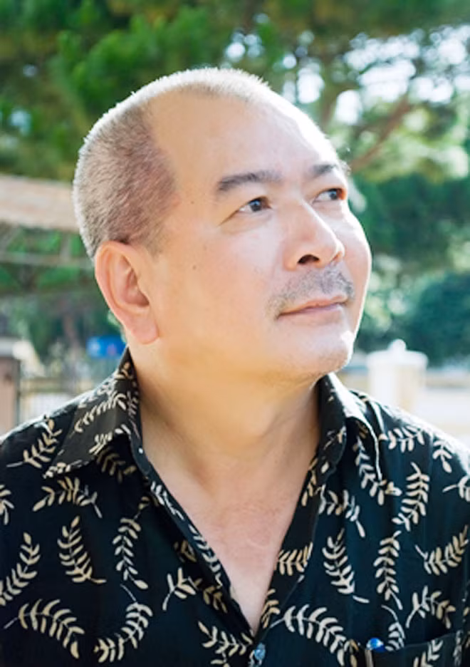 Nhà thơ Văn Công Hùng (vanconghungbvh@gmail.com). Nhà thơ Văn Công Hùng (vanconghungbvh@gmail.com).