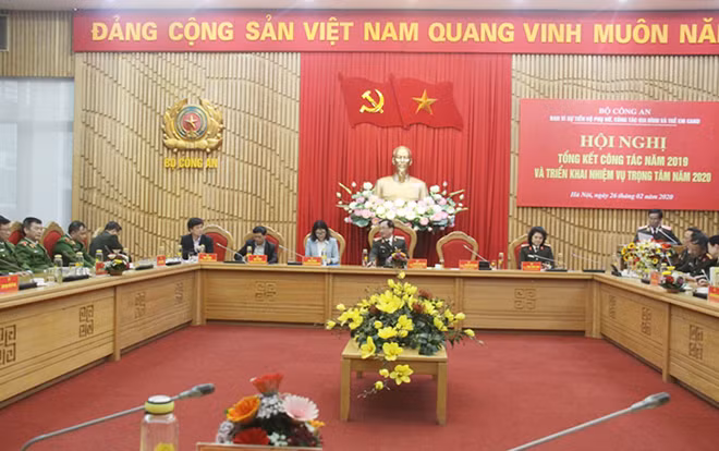 Toàn cảnh hội nghị.