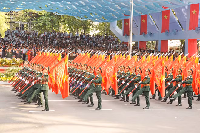 Lễ duyệt binh kỷ niệm ngày Giải phóng miền Nam, thống nhất đất nước.
