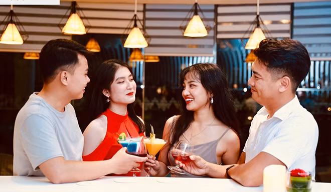 Nhiều trải nghiệm mùa lễ hội hấp dẫn đang chờ du khách khám phá tại FLC Hotels & Resorts. Nhiều trải nghiệm mùa lễ hội hấp dẫn đang chờ du khách khám phá tại FLC Hotels & Resorts.