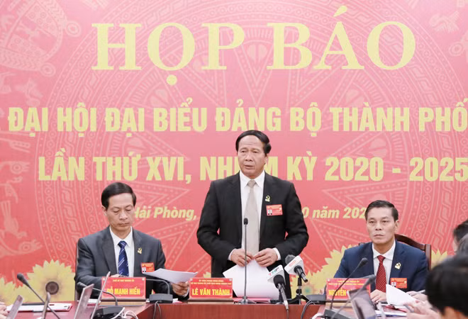 Bí thư Thành ủy Hải Phòng Lê Văn Thành cho biết sẽ chuyển 10 tỷ đồng ủng hộ đồng bào miền Trung.