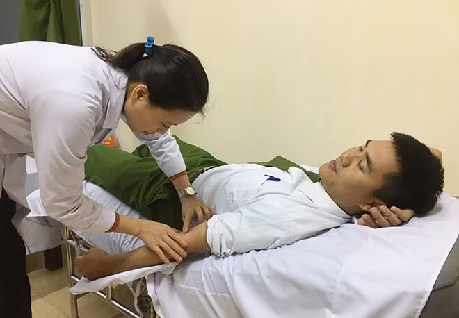 CBCS Công an Hà Tĩnh tích cực hướng ứng phong trào hiến máu. CBCS Công an Hà Tĩnh tích cực hướng ứng phong trào hiến máu.