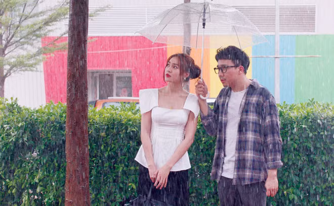 Diễn viên Ninh Dương Lan Ngọc và Trấn Thành trong phim "Cua lại vợ bầu". Diễn viên Ninh Dương Lan Ngọc và Trấn Thành trong phim "Cua lại vợ bầu".