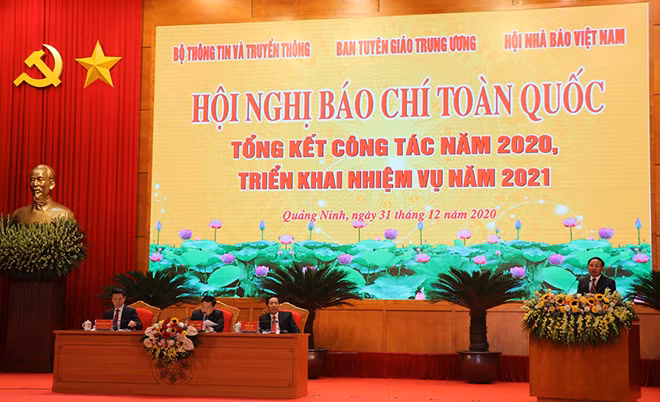 Ban tổ chức điều hành hội nghị.