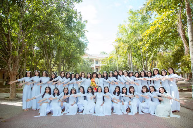 Những bức ảnh kỷ yếu na ná giống nhau làm cho trào lưu ảnh kỷ yếu bị nhàm chán (ảnh chỉ mang tính minh họa).