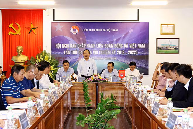 VFF đã tiến hành giảm lương nhân viên tháng 4. Ảnh: VFF