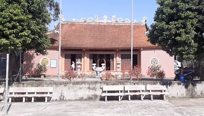 Đền thờ Trúc Đóng tại thôn Hòa Trúc xã Hòa Thạch, Quốc Oai, Hà Nội. Đền thờ Trúc Đóng tại thôn Hòa Trúc xã Hòa Thạch, Quốc Oai, Hà Nội.