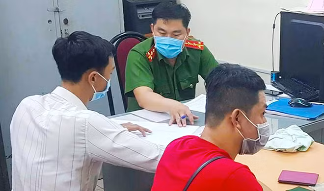 Việc các cơ sở biến tướng dùng nhiều chiêu lách luật nên rất khó xử lý hành vi mua bán dâm đồng tính.