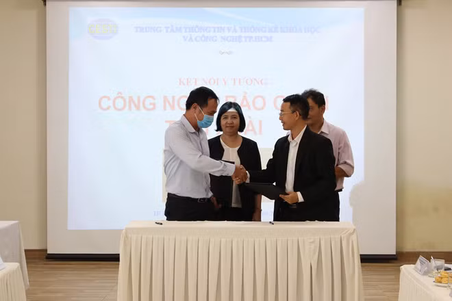 Ký kết ghi nhớ hợp tác chuyển giao công nghệ bảo quản xoài giữa các bên tại sự kiện. Ký kết ghi nhớ hợp tác chuyển giao công nghệ bảo quản xoài giữa các bên tại sự kiện.