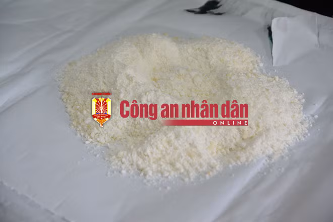 1kg ma túy dạng ketamin bị thu giữ. 1kg ma túy dạng ketamin bị thu giữ.