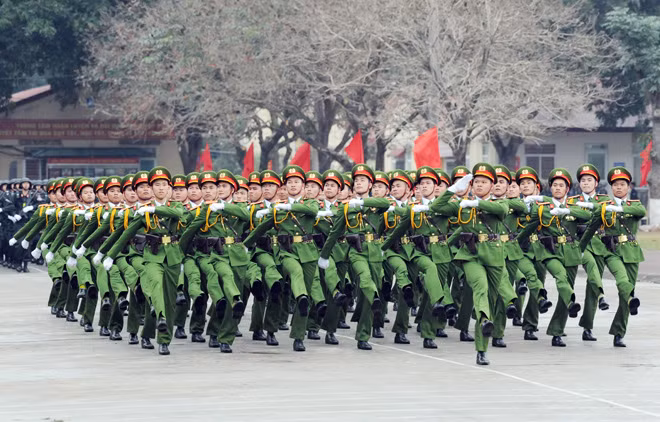 Lực lượng Công an luôn giữ vai trò nòng cốt trong bảo đảm vững chắc an ninh quốc gia, trật tự, an toàn xã hội, bảo đảm an toàn cho cuộc sống của nhân dân.