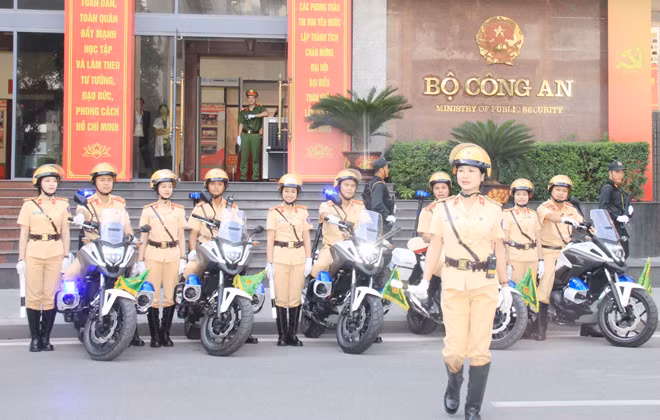 Những nữ CSGT dẫn đoàn đã góp phần vào thành công của Đại hội Đảng bộ Công an Trung ương lần thứ VII.