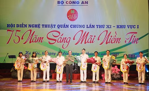 Khai mạc Hội diễn Nghệ thuật quần chúng CAND năm 2020 khu vực I