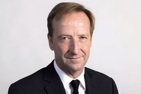 và người kế vị Alex Younger. và người kế vị Alex Younger.