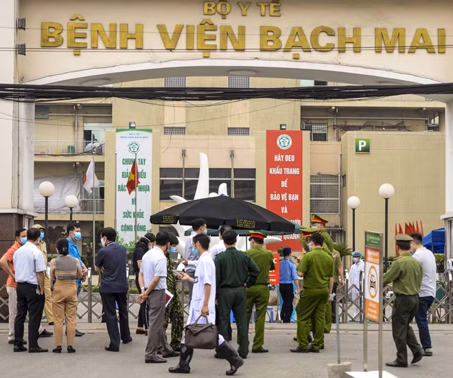 Nhiều bệnh nhân dương tính COVID-19 liên quan đến ổ dịch Bạch Mai