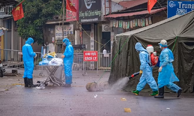Tìm được ổ dịch Hạ Lôi nhờ rà soát những người đến bệnh Bạch Mai.