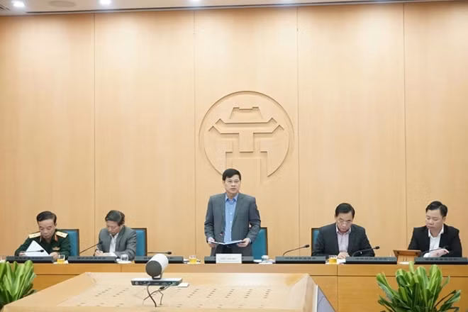 Phó Chủ tịch UBND TP Hà Nội Ngô Văn Quý chỉ đạo tại cuộc họp.