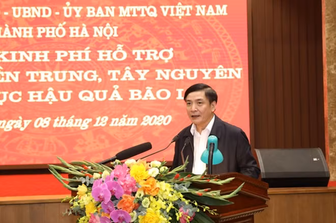 Bí thư Tỉnh ủy Đắk Lắk Bùi Văn Cường thay mặt lãnh đạo các tỉnh miền Trung, Tây Nguyên phát biểu cảm ơn tình cảm của nhân dân Thủ đô.