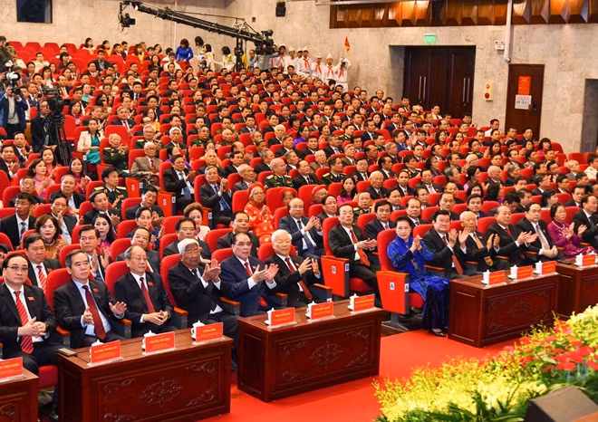Lãnh đạo Đảng, Nhà nước và các đại biểu dự Đại hội.
