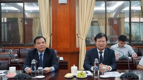 Phó Thủ tướng Trịnh Đình Dũng và Bộ trưởng Bộ NN&PTNT tiếp đại diện các tổ chức quốc tế.