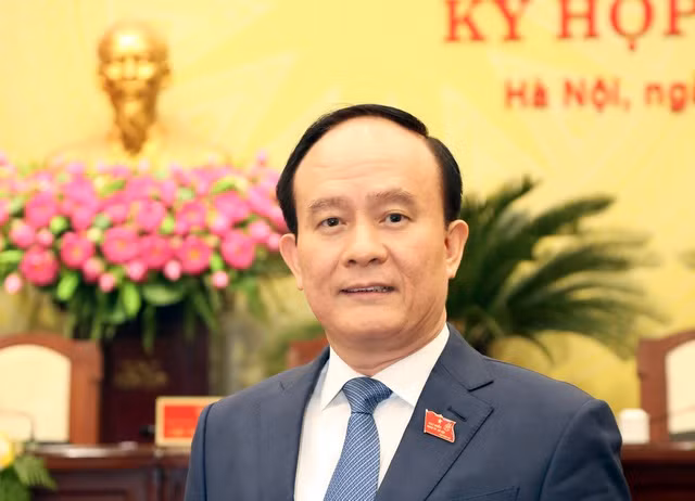 Đồng chí Nguyễn Ngọc Tuấn được bầu giữ trọng trách Chủ tịch HĐND TP Hà Nội.