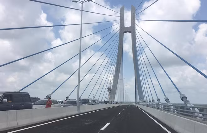 Cầu Vàm Cống dự kiến thông xe vào cuối tháng 5.