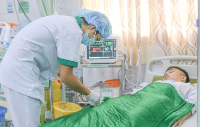 Anh T. đang nằm điều trị tại bệnh viện.